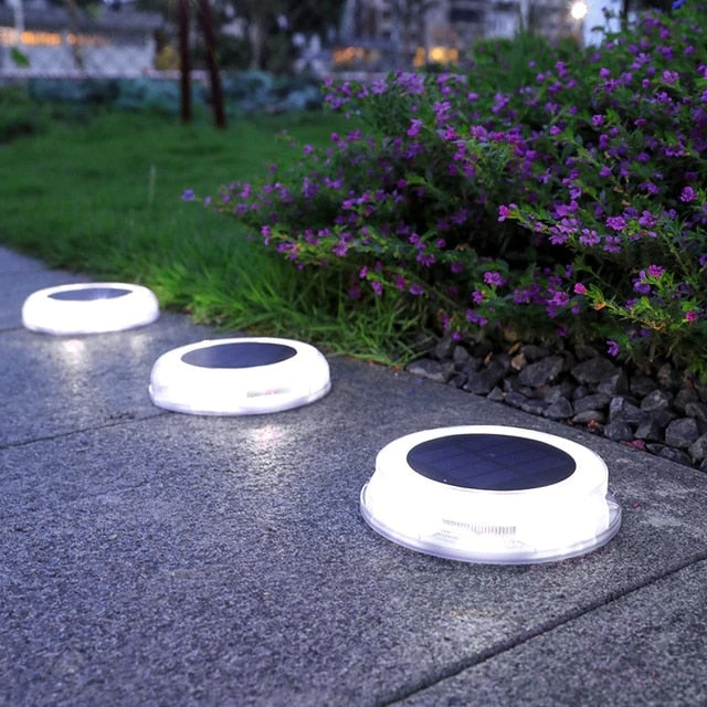 SolarLux - Lampe Solaire de Jardin Résistante aux Intempéries